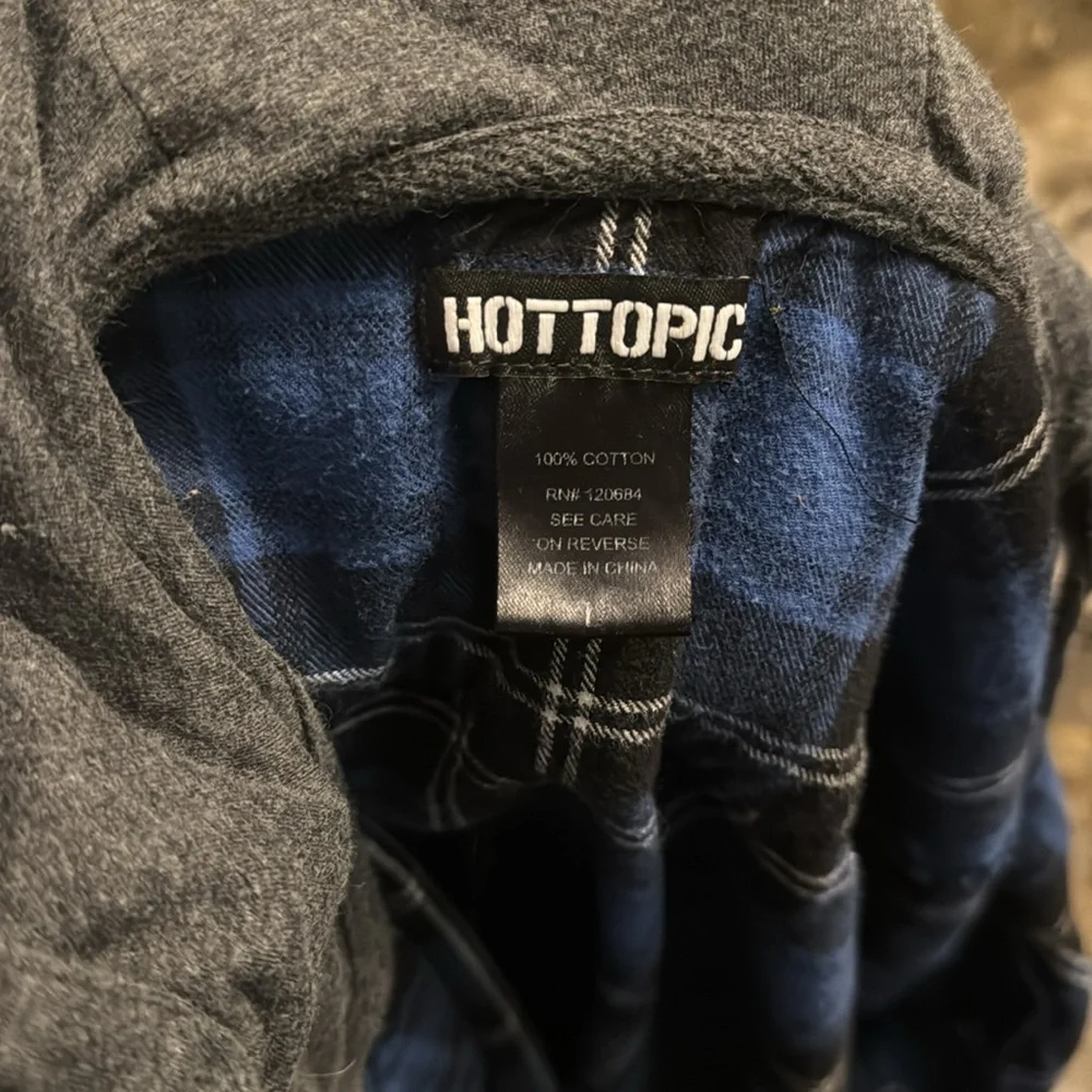 Hot Topic Hooded Jacket - Picture 3 of 3